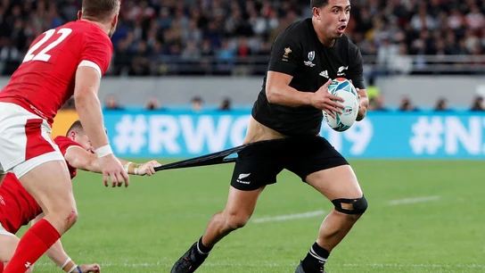 El jugador de Nueva Zelanda, Anton Lienert-Brown, en el partido por el bronce ante Gales El jugador de Nueva Zelanda, Anton Lienert-Brown, en el partido por el bronce ante Gales