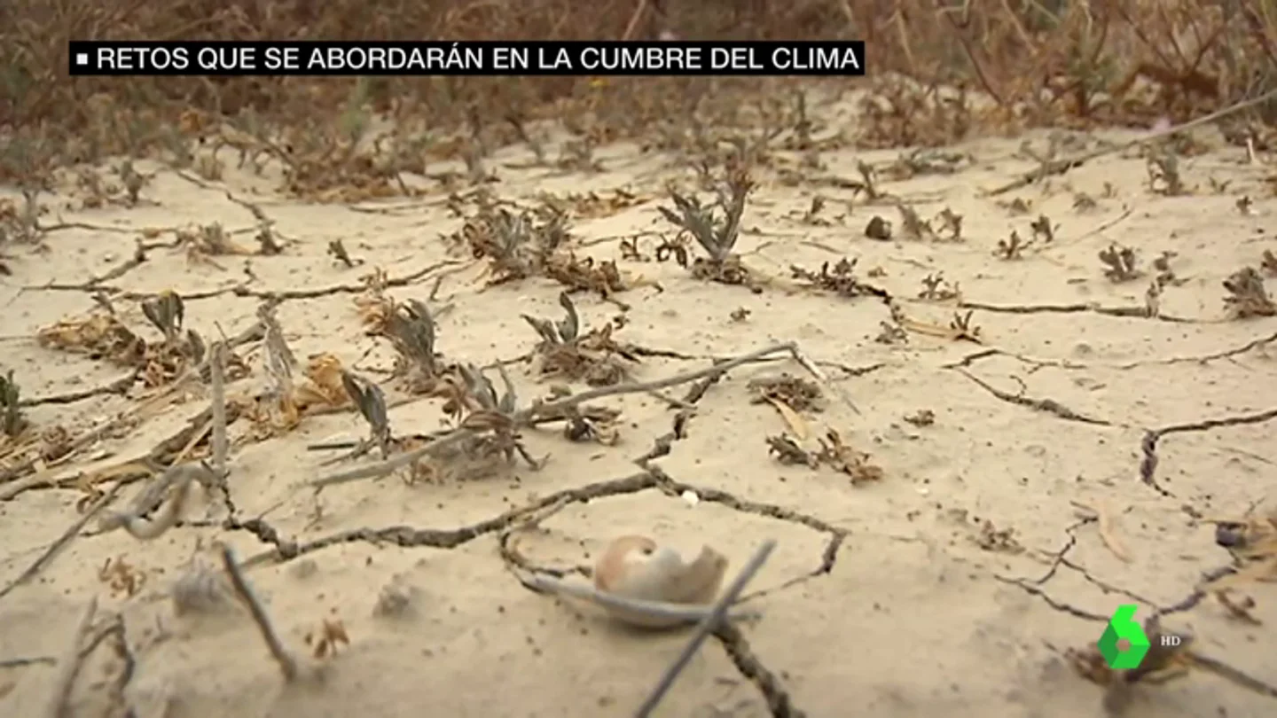Imagen de un paisaje seco por el cambio climático Imagen de un paisaje seco por el cambio climático