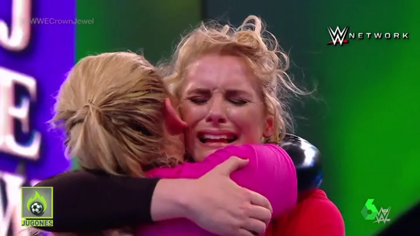 Dos luchadoras participan en el primer combate entre mujeres televisado en Arabia Saudí Dos luchadoras participan en el primer combate entre mujeres televisado en Arabia Saudí