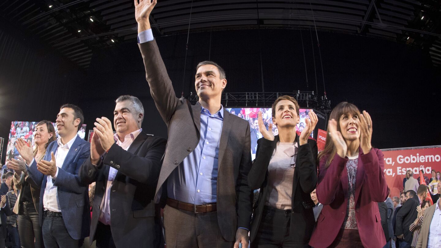 El presidente en funciones del Gobierno, Pedro S&aacute;nchez, tras su intervenci&oacute;n en el acto electoral central de campa&ntilde;a del PSN-PSOE