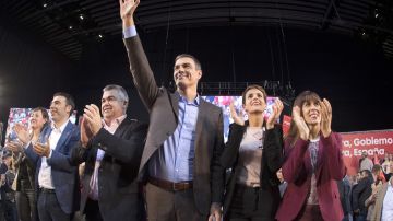 El presidente en funciones del Gobierno, Pedro Sánchez, tras su intervención en el acto electoral central de campaña del PSN-PSOE