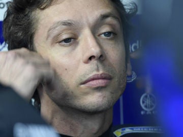 Valentino Rossi, con la mirada perdida Valentino Rossi, con la mirada perdida