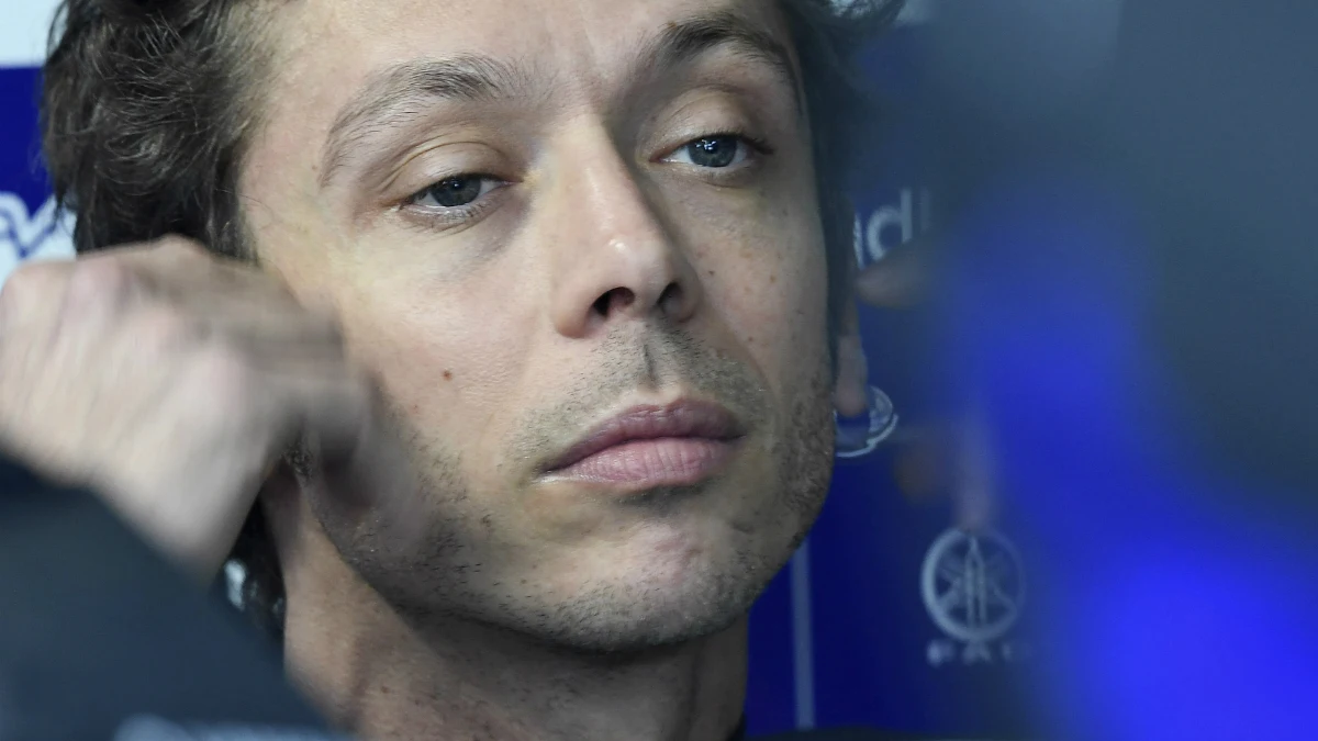 Valentino Rossi, con la mirada perdida