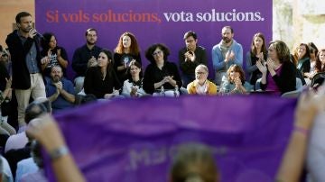 Vista del acto de campaña de En Comú Podem con el título "Mujeres, diálogo, soluciones"