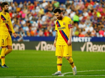 Lionel Messi, cabizbajo Lionel Messi, cabizbajo
