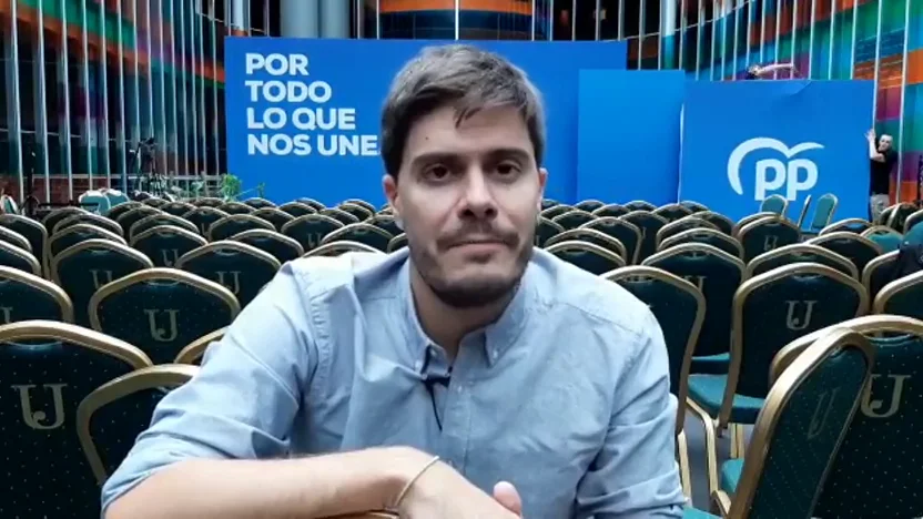 David Junquera desde el escenario de un acto del PP