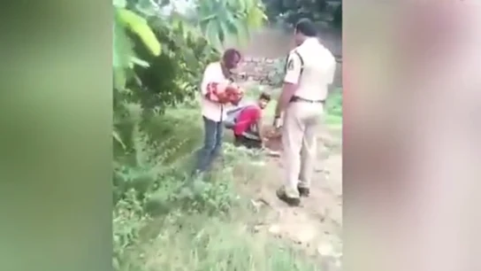Rescatada una bebé en el momento en el que iban a enterrarla viva Rescatada una bebé en el momento en el que iban a enterrarla viva
