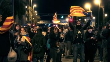 Los CDR convocan una cacerolada frente al Hotel Juan Carlos I para protestar por la visita del rey a Barcelona