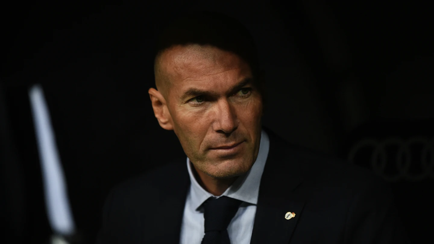 Zidane, en el banquillo Zidane, en el banquillo