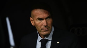 Zidane, en el banquillo