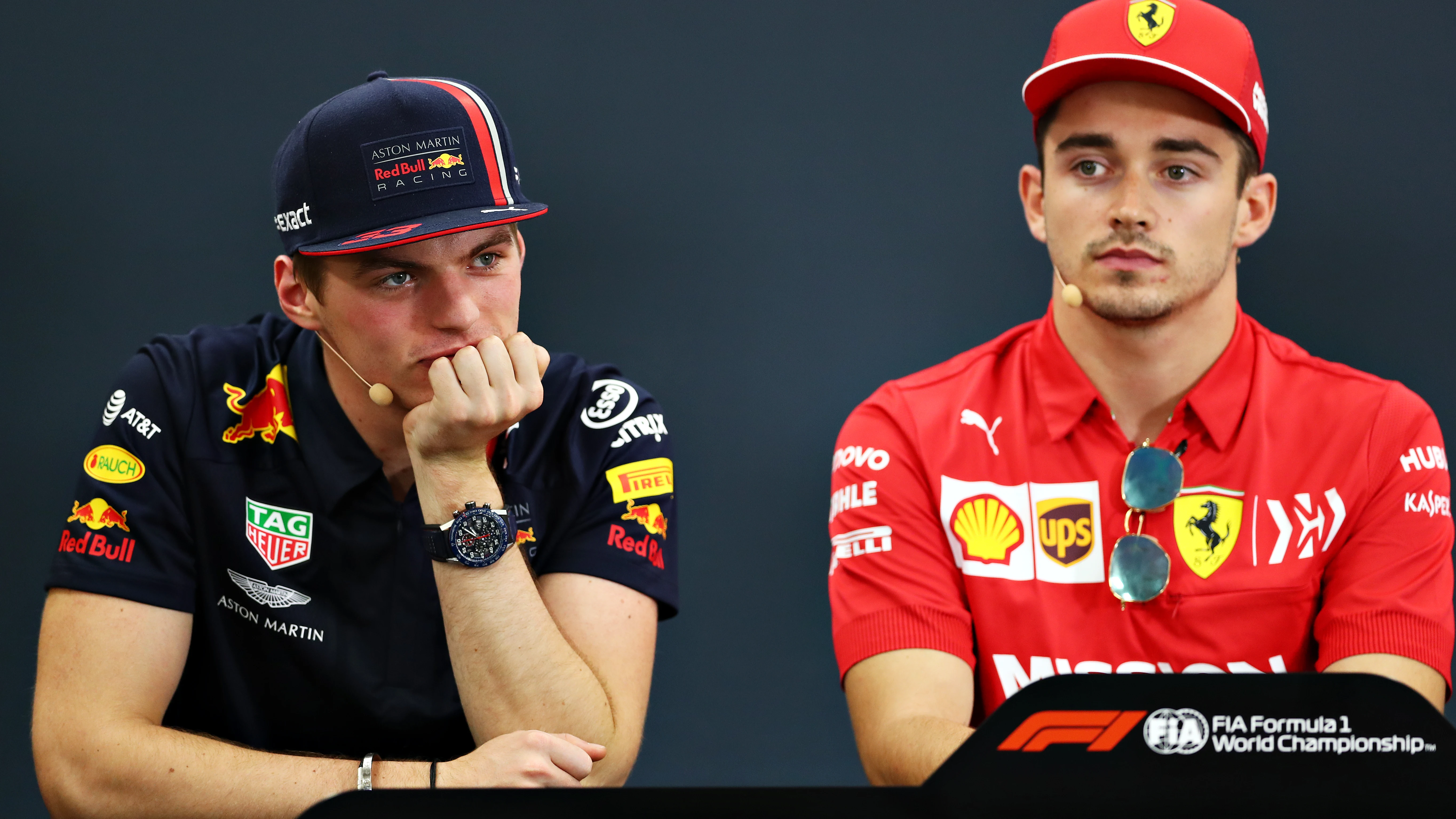 Max Verstappen y Charles Leclerc, ante los medios