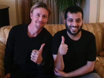 Guti, posando junto al jeque del Almería, Al-Sheikh Guti, posando junto al jeque del Almería, Al-Sheikh