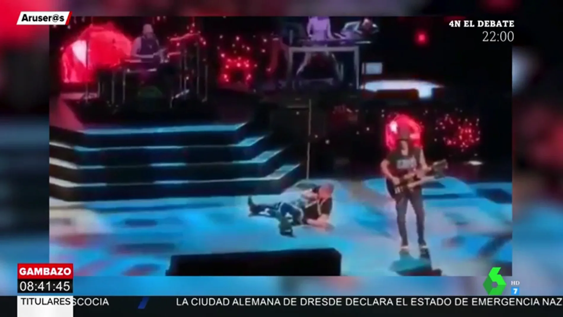 La tremenda caída de Axl Rose de Guns N'Roses en pleno concierto