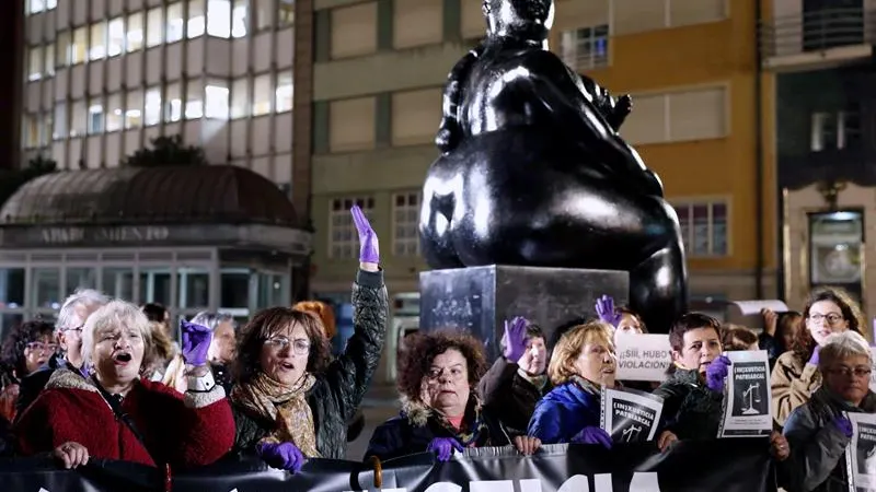 Concentración en Oviedo contra la sentencia a la Manada de Manresa