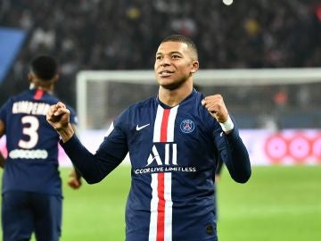Mbappé celebra un gol con el PSG Mbappé celebra un gol con el PSG