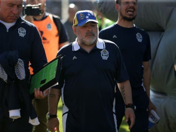 Diego Armando Maradona, en su último partido con Gimnasia Diego Armando Maradona, en su último partido con Gimnasia