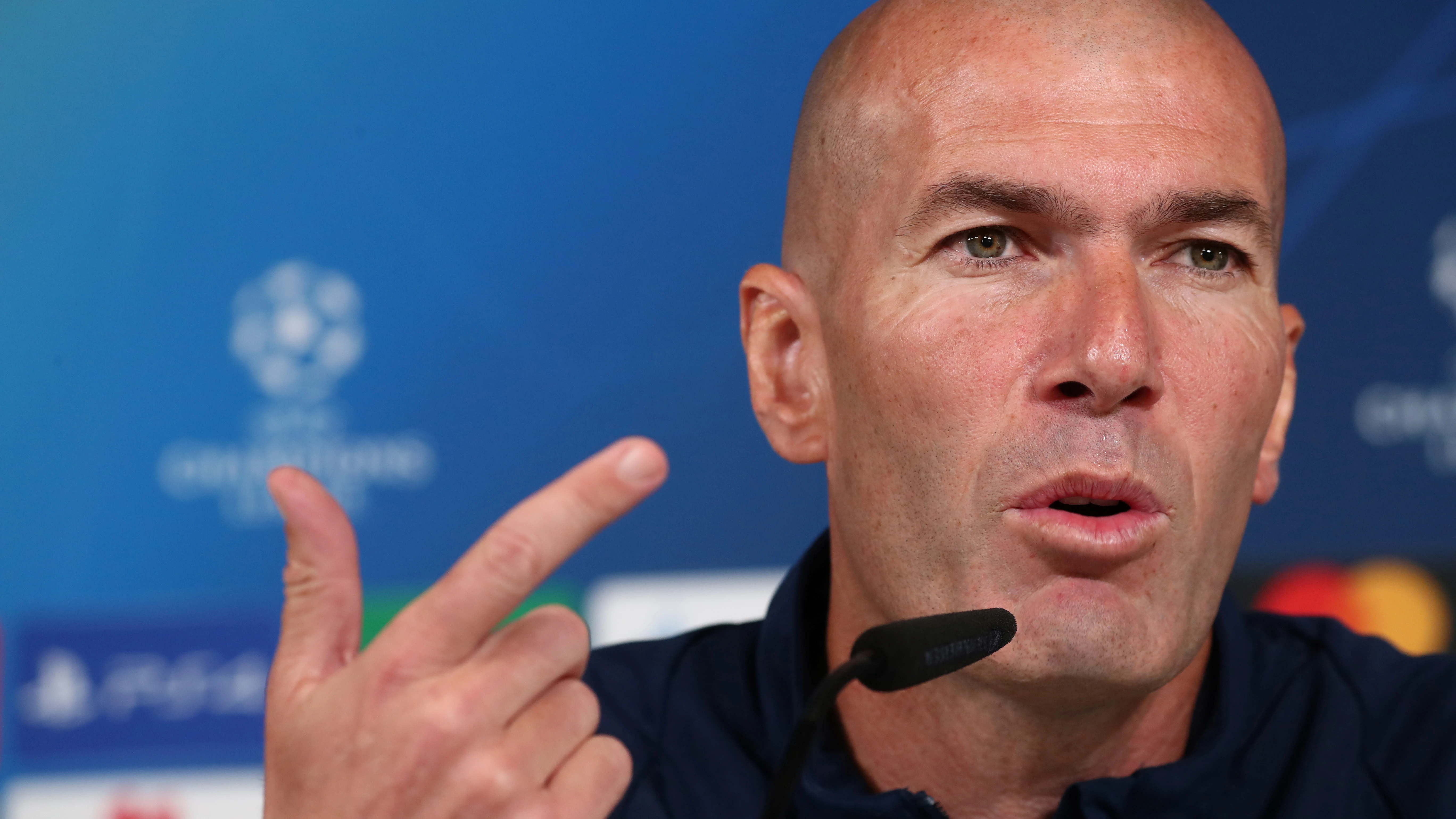 Zidane atiende a los medios