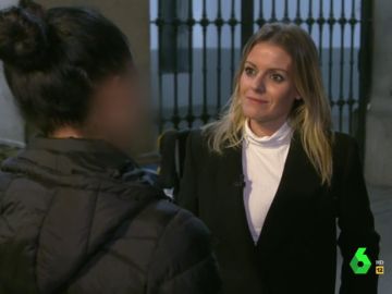 El dramático testimonio de una migrante que vive en la calle mientras espera asilo: "Volver a mi país no es una opción" El dramático testimonio de una migrante que vive en la calle mientras espera asilo: "Volver a mi país no es una opción"