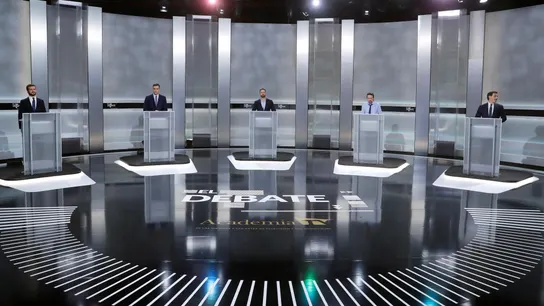 Los candidatos en sus atriles en el debate del 4N Los candidatos en sus atriles en el debate del 4N