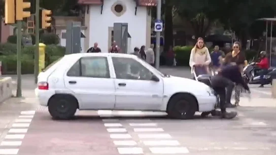 Responde a una entrevista sobre seguridad vial en patinete y acaba atropellada en un paso de cebra Responde a una entrevista sobre seguridad vial en patinete y acaba atropellada en un paso de cebra