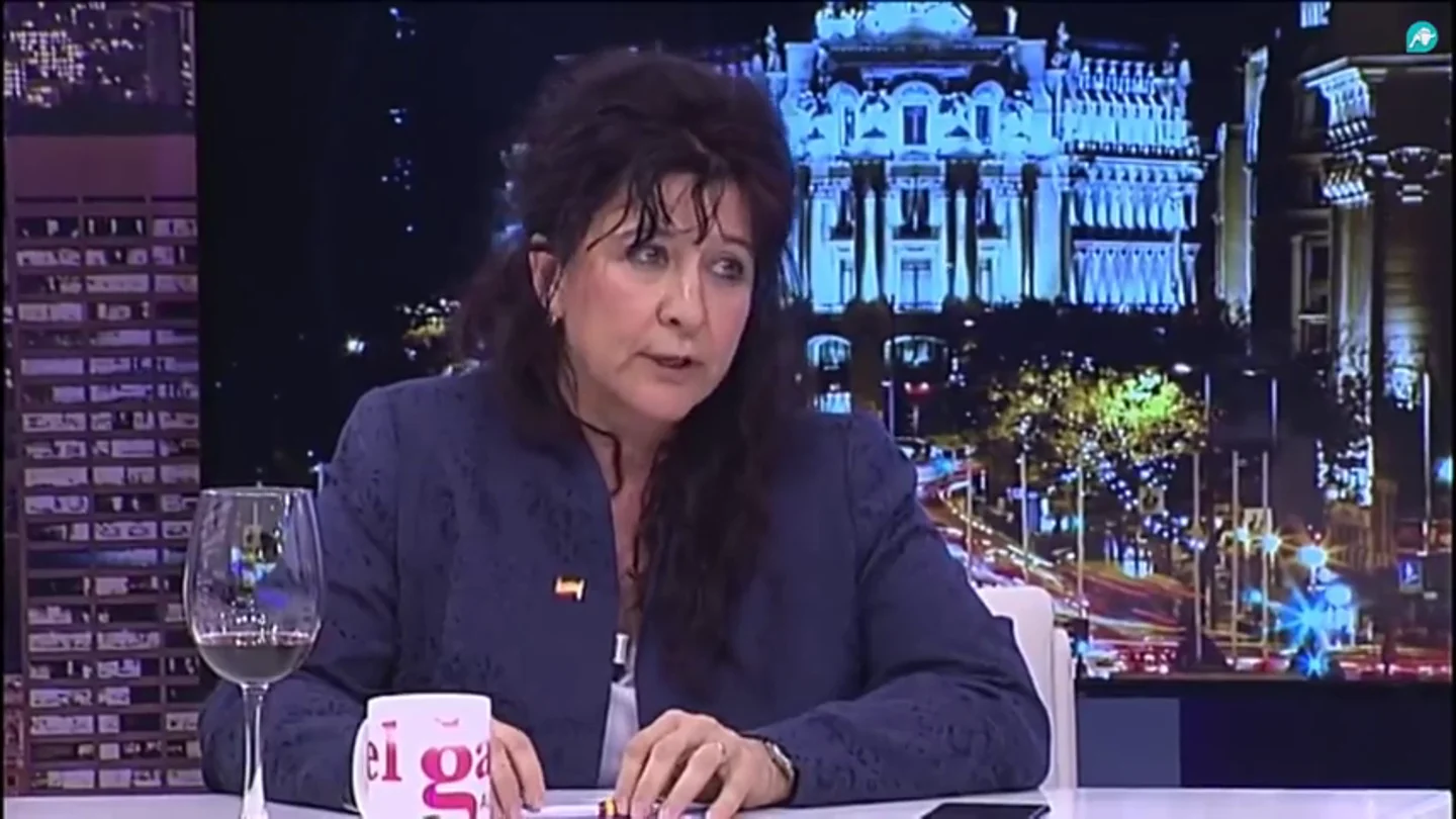 La diputada de Vox que tachó el feminismo de "cáncer": "No hay que defender a los niños gays o trans, si es que existe semejante cosa" La diputada de Vox que tachó el feminismo de "cáncer": "No hay que defender a los niños gays o trans, si es que existe semejante cosa"
