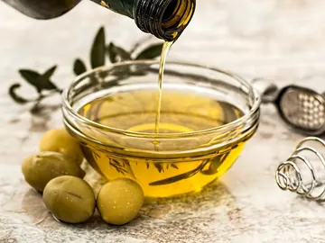 Subida del IVA del aceite de oliva del 2% al 4% Subida del IVA del aceite de oliva del 2% al 4%