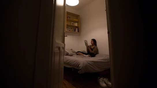 Celia, en su habitación del piso que comparte en Chamberí Celia, en su habitación del piso que comparte en Chamberí