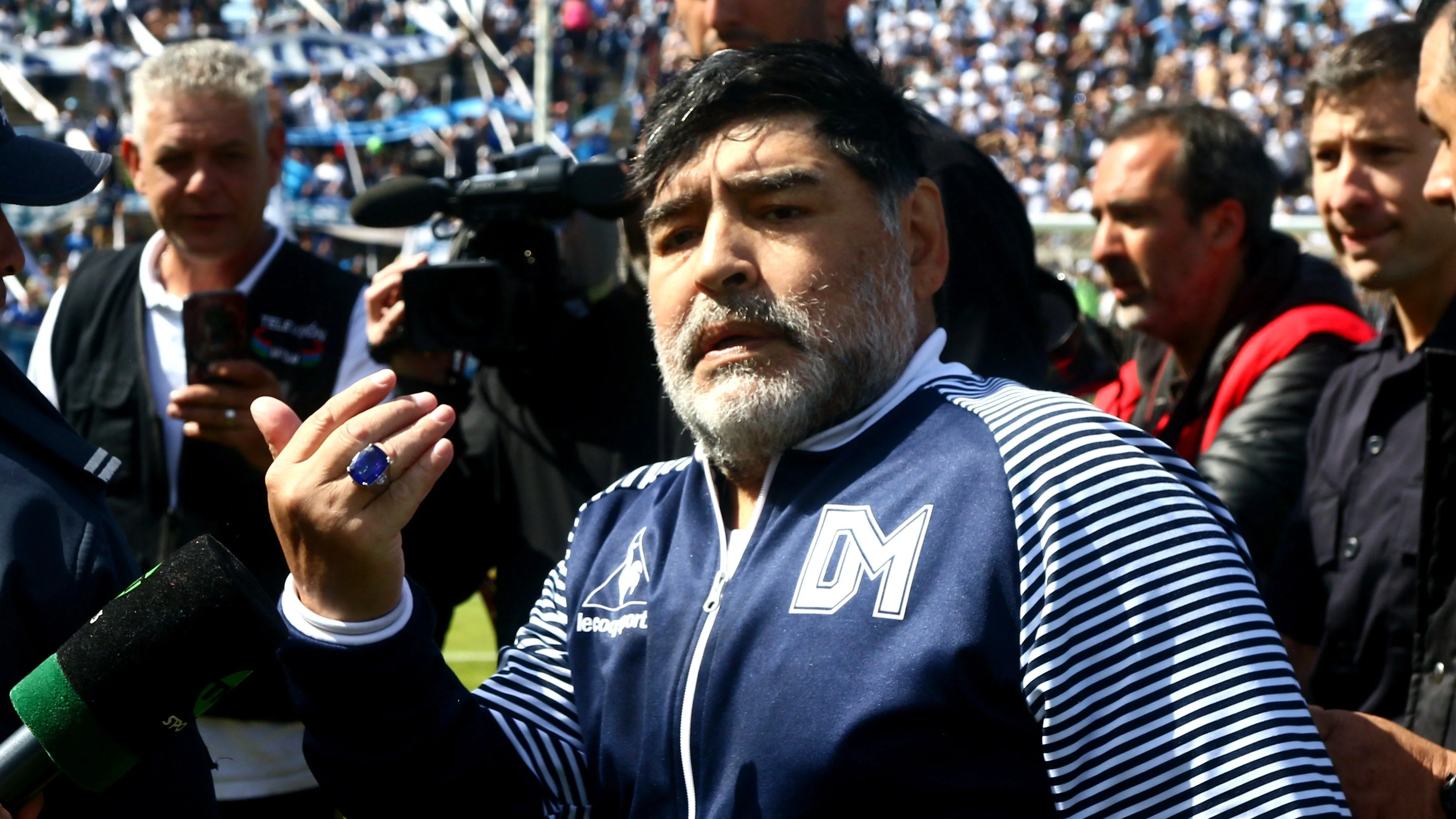 Maradona, tras un partido de Gimnasia y Esgrima de la Plata