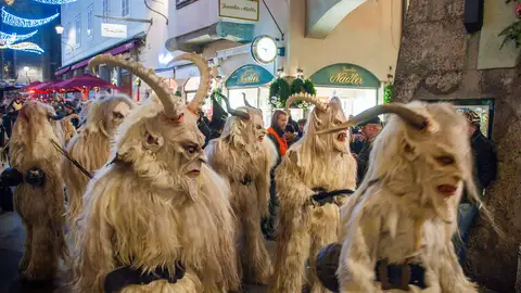 Pasacalles de Krampus y Perchten Pasacalles de Krampus y Perchten