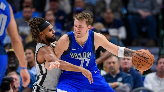 Luka Doncic postea ante Patty Mills Luka Doncic postea ante Patty Mills