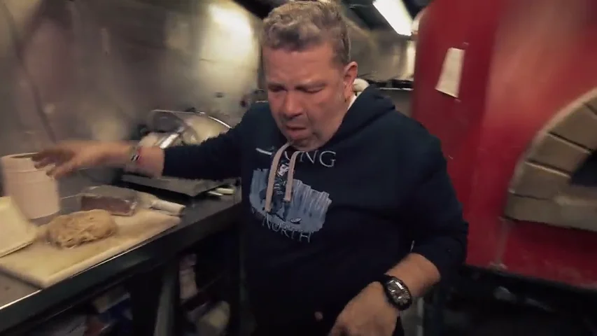 La reacción de Chicote al ver la cocina de 'La Tarantella': "Esto es un pozo de mierda"