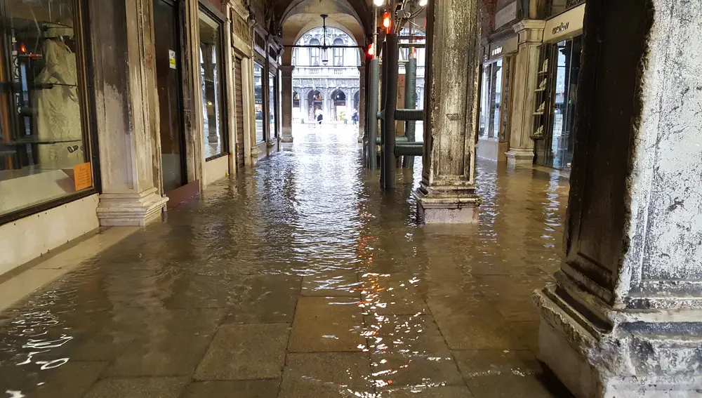 Venecia durante Acqua Alta 2017