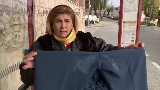 Una mujer denuncia sufrir quemaduras de tercer grado tras sentarse en un asiento rociado con ácido en un autobús Una mujer denuncia sufrir quemaduras de tercer grado tras sentarse en un asiento rociado con ácido en un autobús