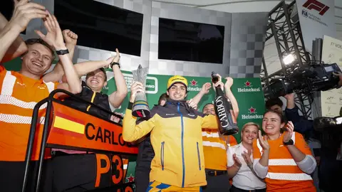 McLaren-podio Carlos Sainz en Brasil McLaren-podio Carlos Sainz en Brasil