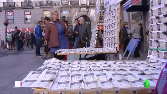Cambios en la navidad madrileña: adiós a las largas colas de Doña Manolita y a los loteros sentados en la Puerta del Sol Cambios en la navidad madrileña: adiós a las largas colas de Doña Manolita y a los loteros sentados en la Puerta del Sol