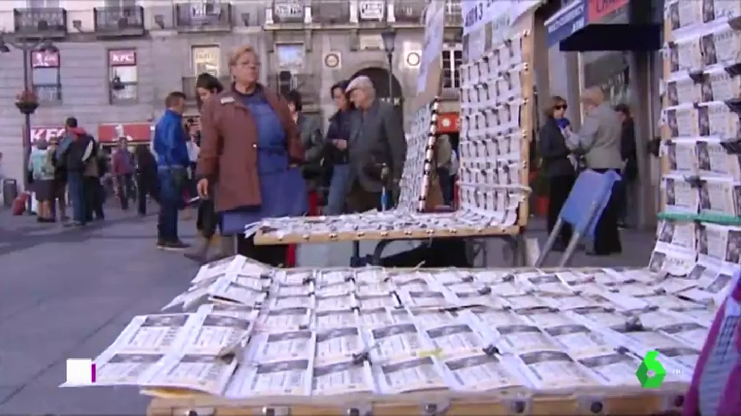 Cambios en la navidad madrileña: adiós a las largas colas de Doña Manolita y a los loteros sentados en la Puerta del Sol Cambios en la navidad madrileña: adiós a las largas colas de Doña Manolita y a los loteros sentados en la Puerta del Sol