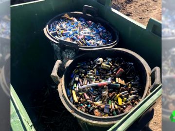 Investigan el hallazgo de 800 kilos de pilas enterradas en el vertedero madrileño de Valdemorillo Investigan el hallazgo de 800 kilos de pilas enterradas en el vertedero madrileño de Valdemorillo