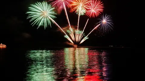Fuegos artificiales en Nochebuena Fuegos artificiales en Nochebuena