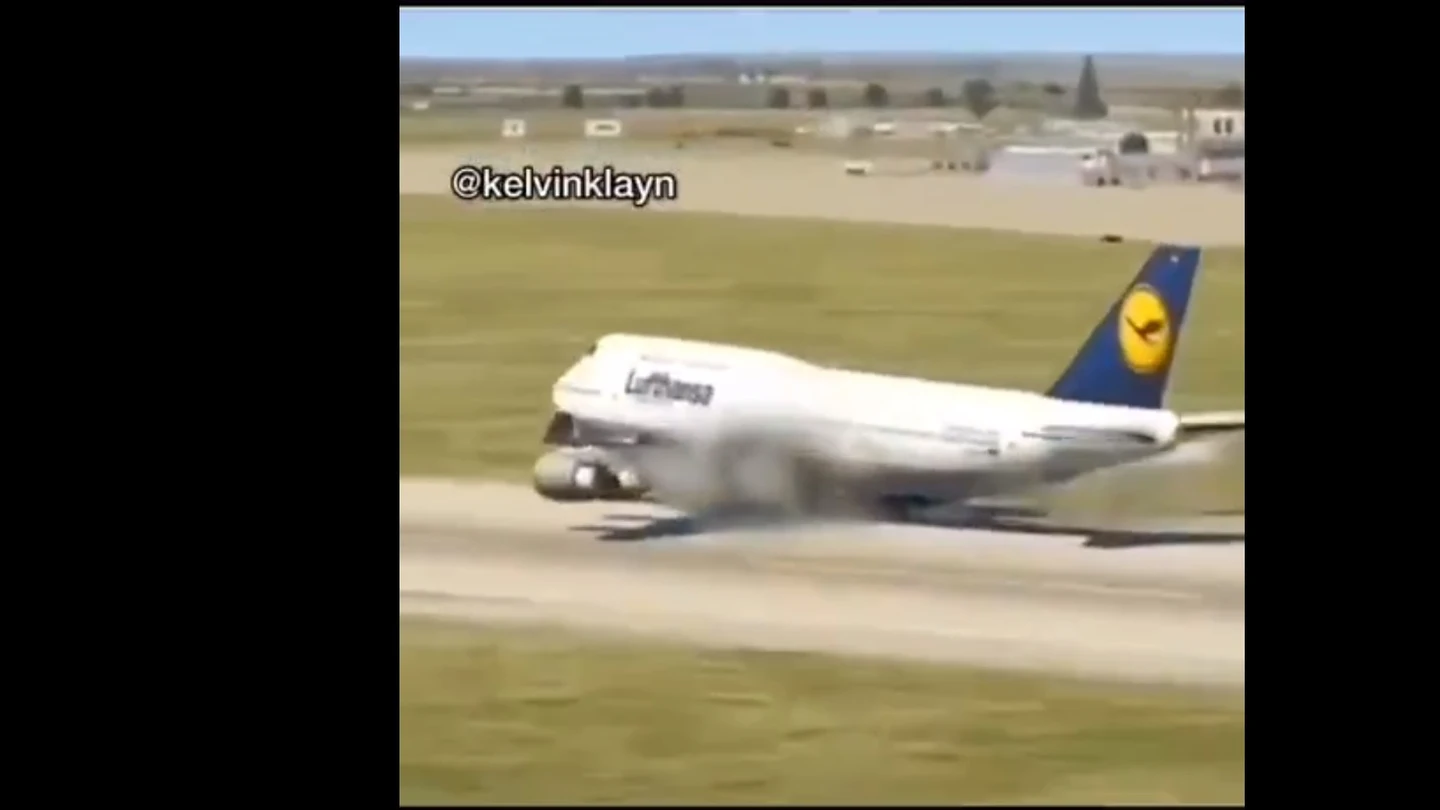 El vídeo viral de un aterrizaje forzoso en realidad es una simulación El vídeo viral de un aterrizaje forzoso en realidad es una simulación