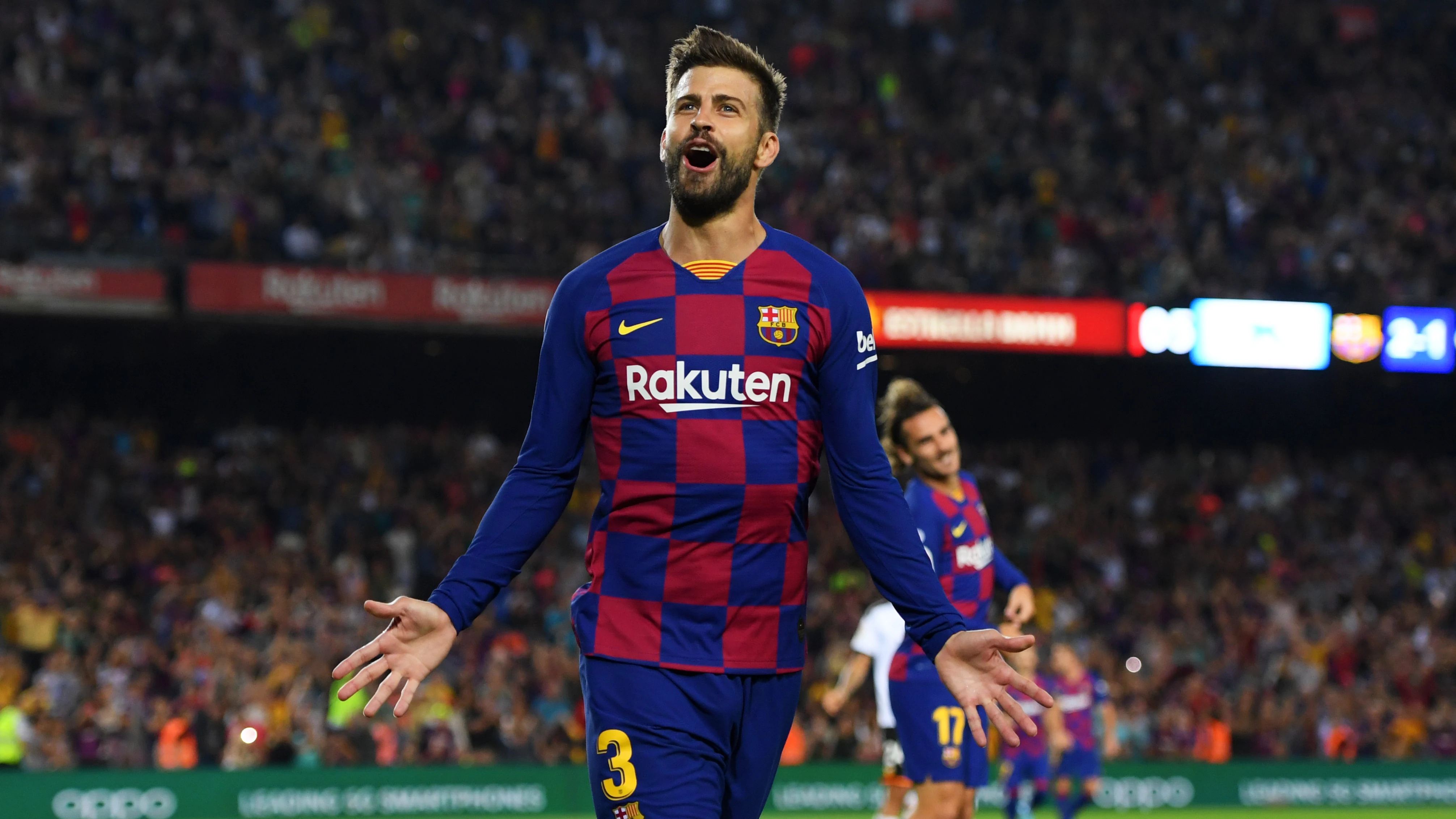 Gerard Piqué celebra un gol con el Barcelona