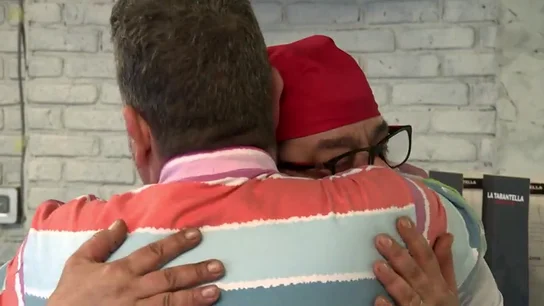 El momento más duro de la reapertura para Nicola: "Ya no tengo a mi padre. Esta noche se ha muerto" El momento más duro de la reapertura para Nicola: "Ya no tengo a mi padre. Esta noche se ha muerto"