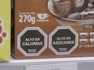 Así funciona el sistema de sellos que ayuda a reducir el consumo de azúcar, grasas y calorías Así funciona el sistema de sellos que ayuda a reducir el consumo de azúcar, grasas y calorías