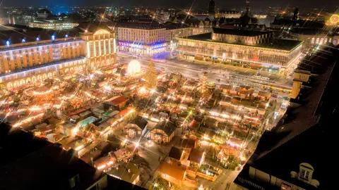 Panorámica del Mercado de Navidad Striezelmarkt Panorámica del Mercado de Navidad Striezelmarkt