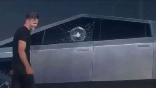 Fracaso en la presentaci&oacute;n de Tesla