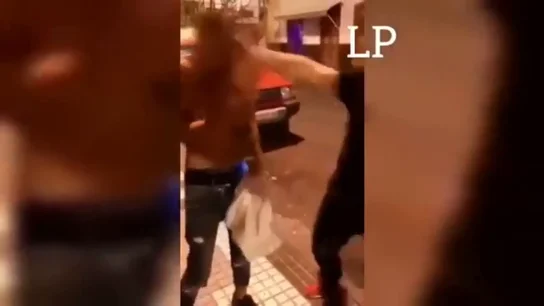 Un vídeo muestra una nueva y salvaje agresión salvaje a un joven en Gran Canaria Un vídeo muestra una nueva y salvaje agresión salvaje a un joven en Gran Canaria