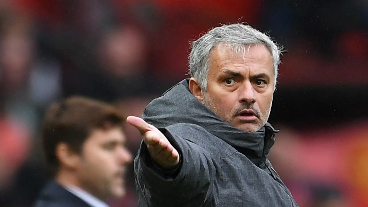 Jose Mourinho, delante de Pochettino Jose Mourinho, delante de Pochettino