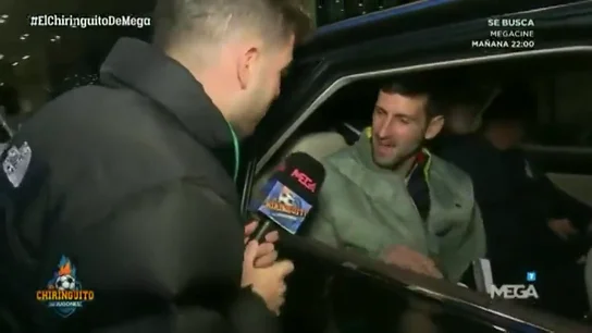 Simplemente Djokovic: atención a la reacción de Novak al ver el micrófono de 'El Chiringuito' Simplemente Djokovic: atención a la reacción de Novak al ver el micrófono de 'El Chiringuito'