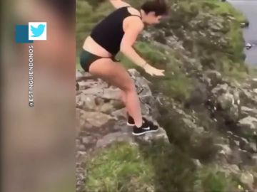 Vídeo de la caída de una joven Vídeo de la caída de una joven