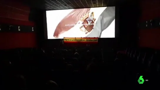 Multan con 3.000 euros a cada uno de los cinco miembros de España 2000 que boicoteron en Valencia la última película de Amenábar Multan con 3.000 euros a cada uno de los cinco miembros de España 2000 que boicoteron en Valencia la última película de Amenábar