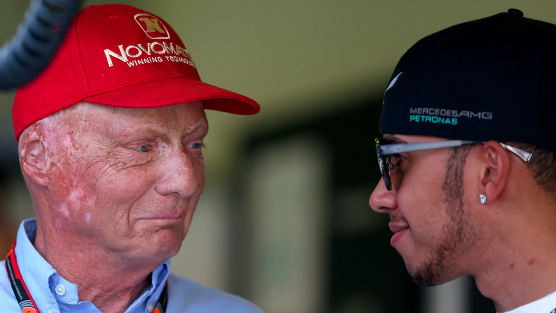 Niki Lauda, con Lewis Hamilton